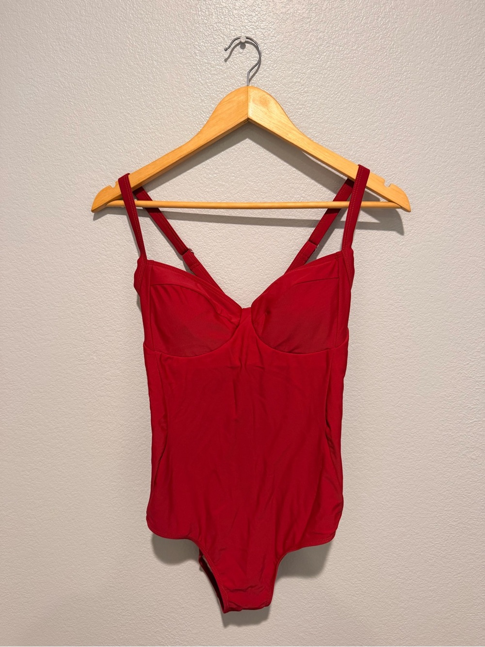 Red Women’s Twist Front Tank Bodysuit size large